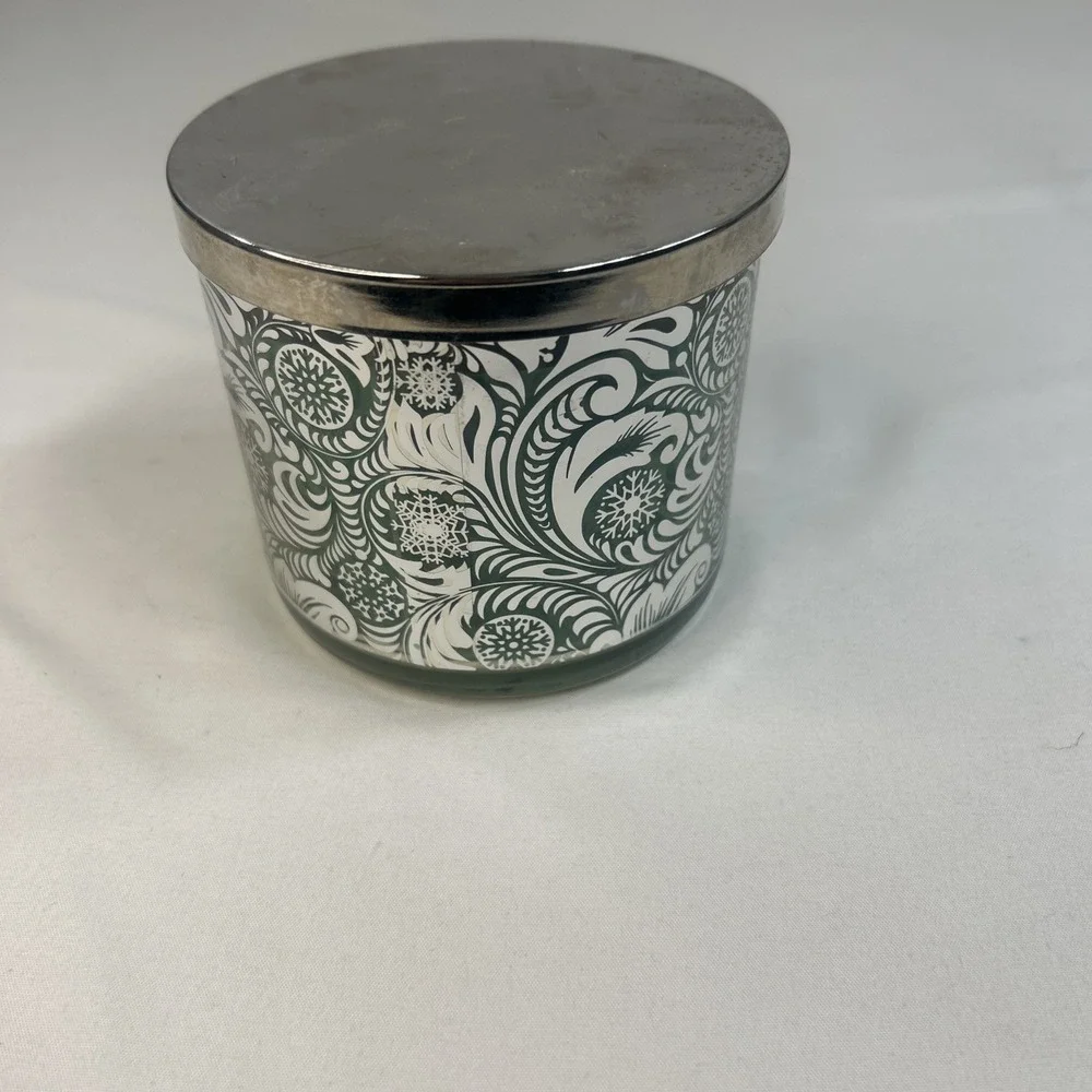 New Bath and Body Works 3 Wick Candle Merry Mistletoe